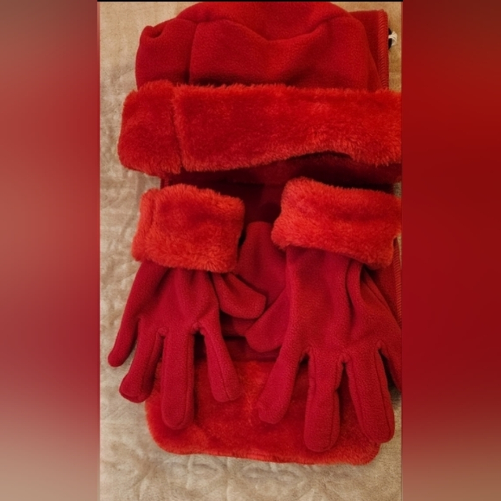 SOLD‼️P4F Accessories, Real Red set